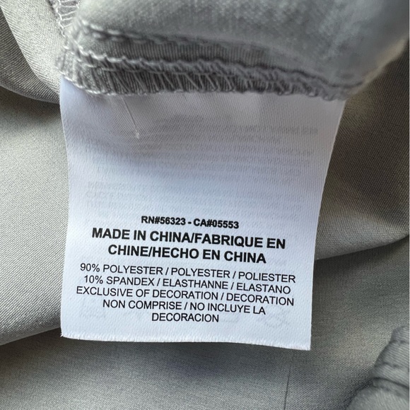 Nike Dri Fit Women’s Golf Shorts Light Gray/ off white size 14 - Picture 3 of 9